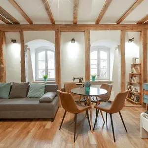https://retro-house-stayinwroclaw.hotelswroclaw.com
